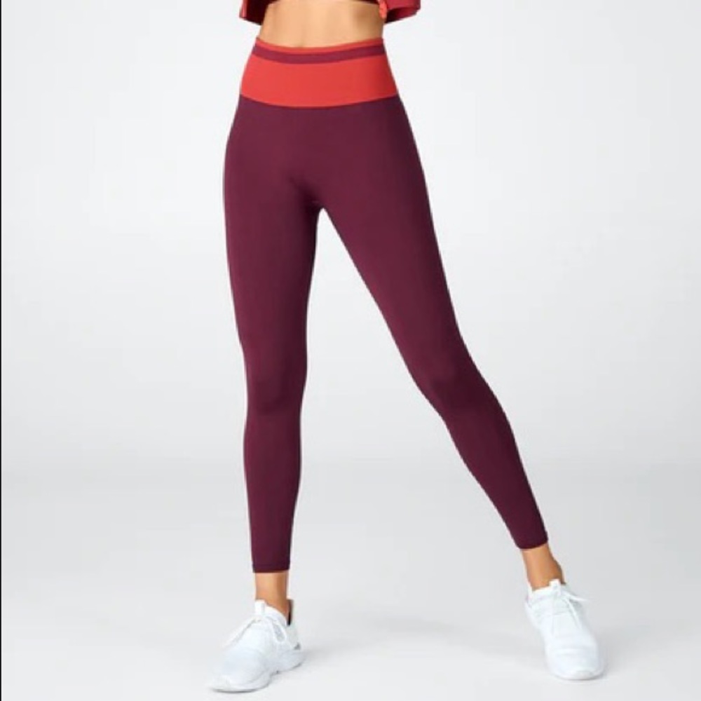 Fabletics x Madelaine Petsch Leggings